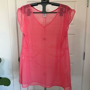 Pink maternity shirt with tie.